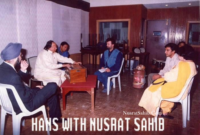 Ustad Nusrat Fateh Ali Khan Sir with Hans Raj Hans Ji during the Music Composition of the movie Kachche Dhaage | NusratSahib.Com